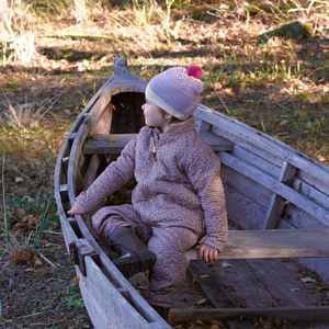 Шапка из шерсти мериноса Wheat "Doonia Blue", голубая